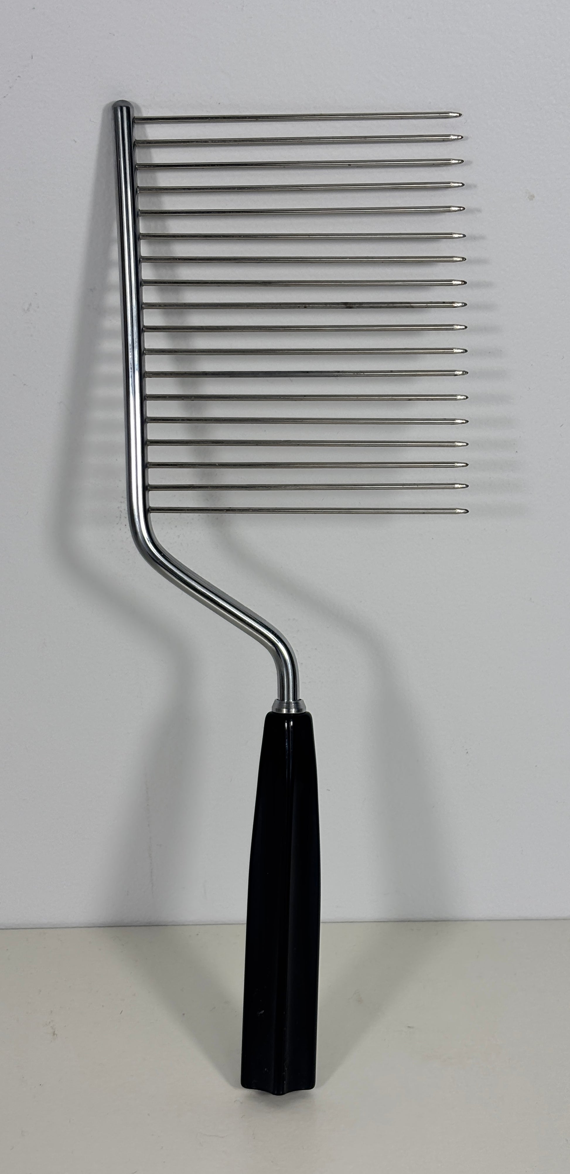 Schneider Vintage Cake Breaker