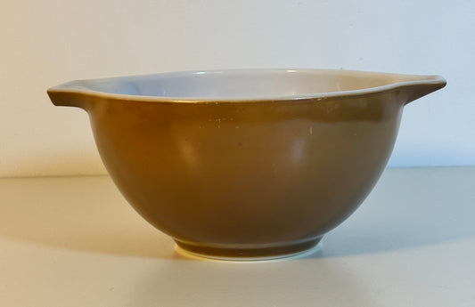Pyrex Brown 1.5 Pint Cinderella Mixing Bowl