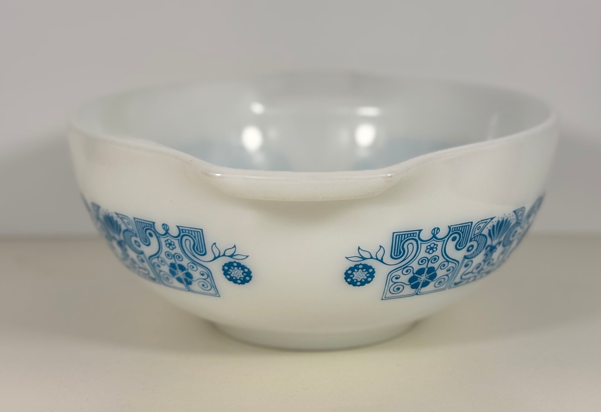 Pyrex Horizon Blue 2.5 Quart Cinderella Mixing Bowl
