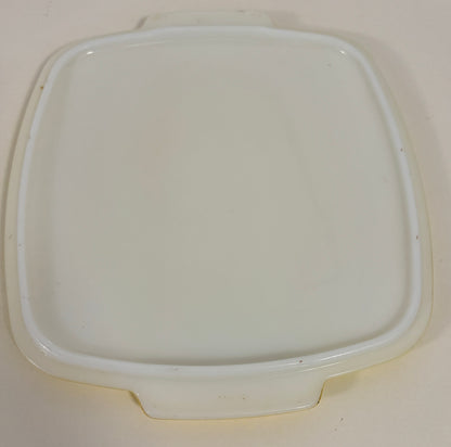 Yellow Pyrex Square 2.5 Quart Casserole Dish