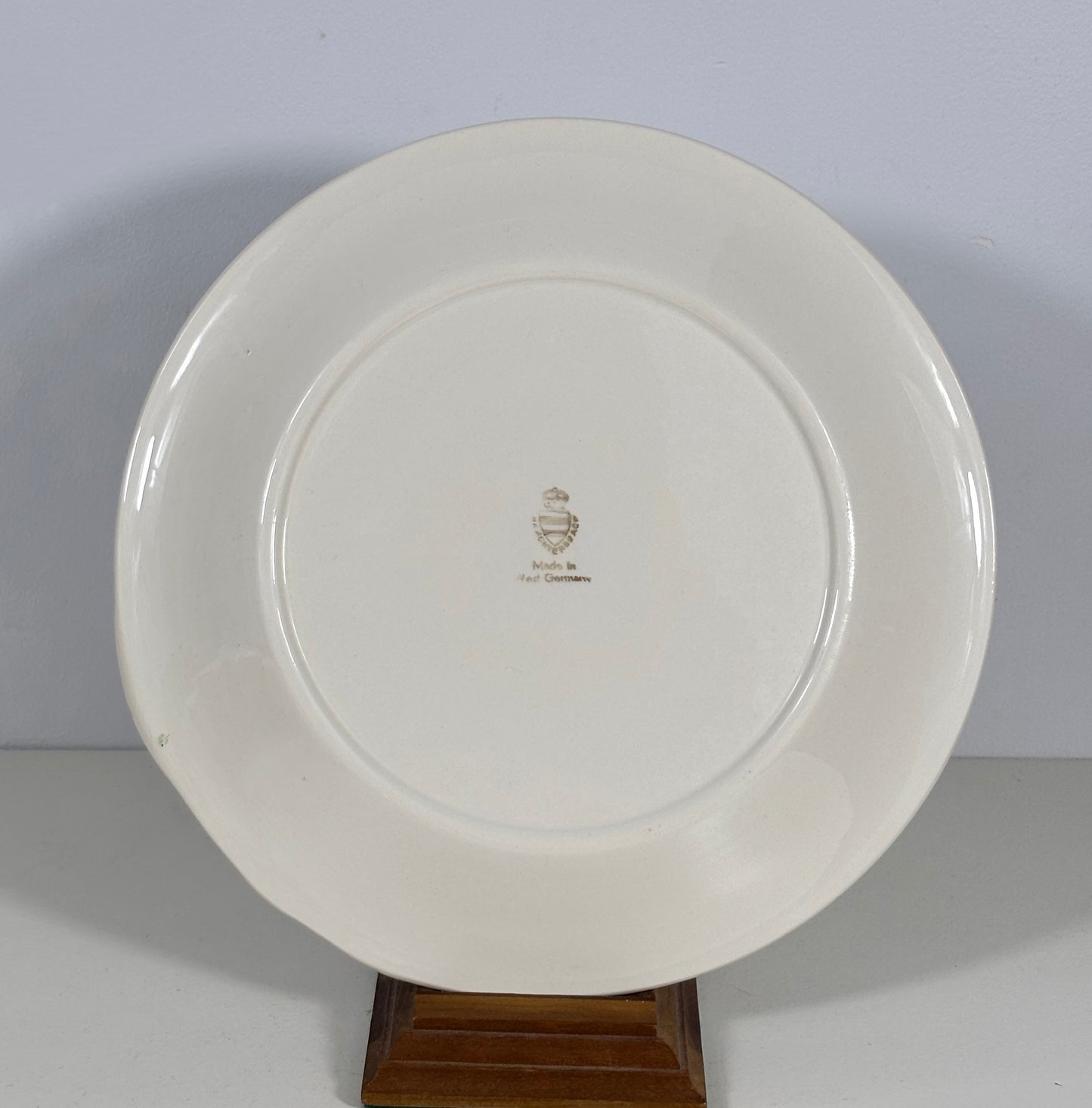 Waechtersbach Carl Bull Wildservice Grey Goose Embossed Plate