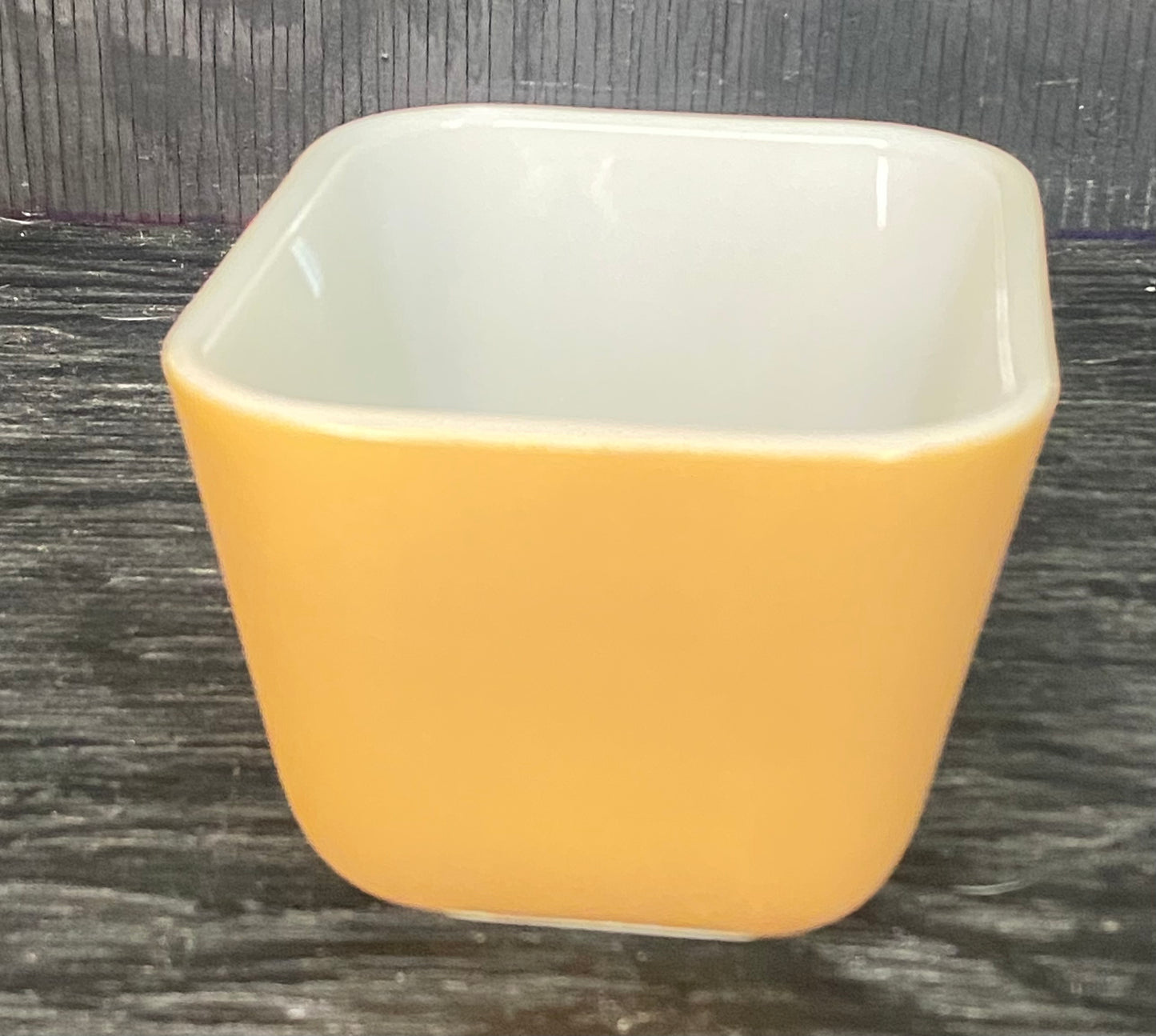 Vintage Pyrex Brown 350ml Fridgie Dish Pyrex 501B