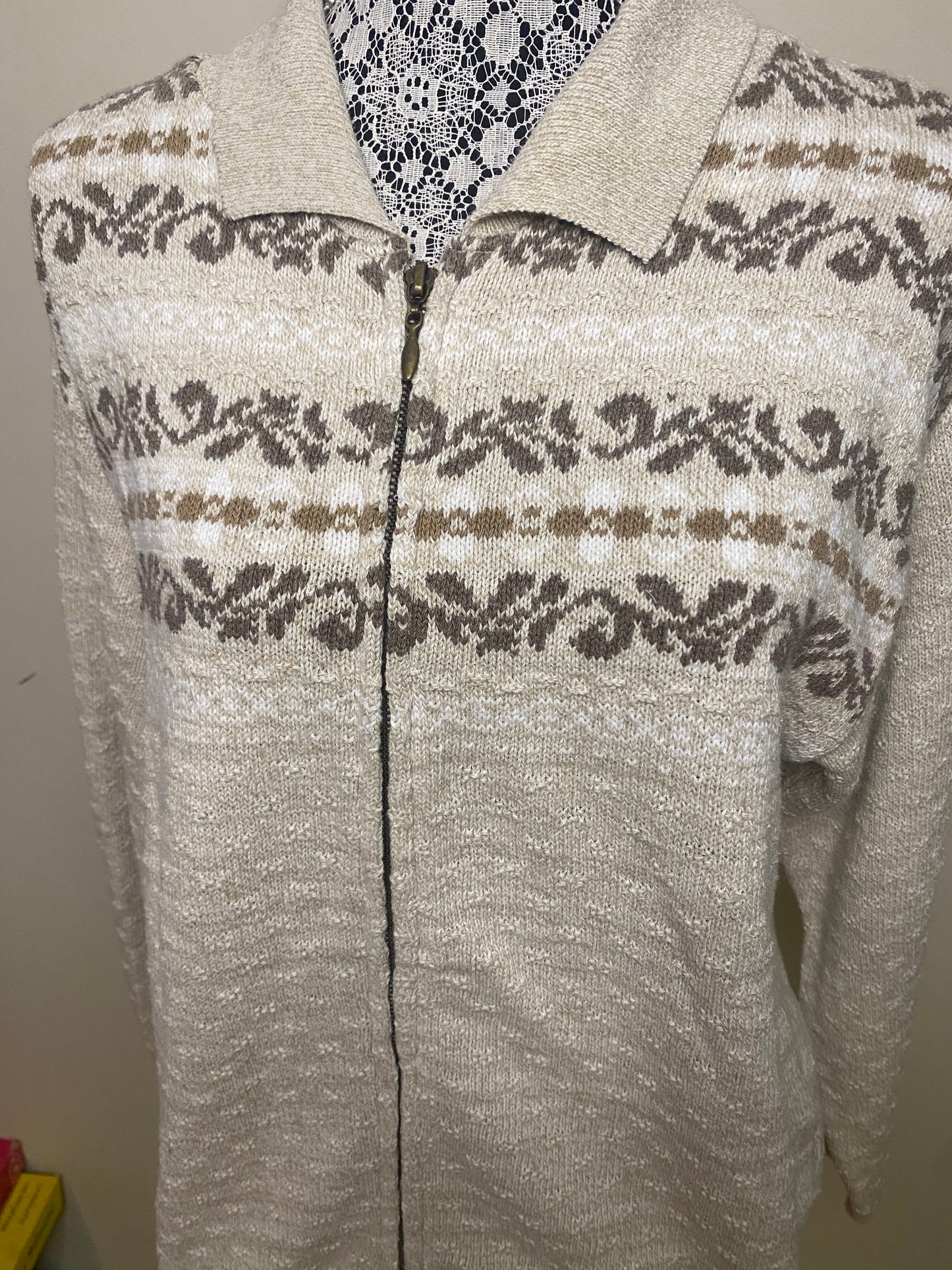 Cottage Cove Winter Beige Full Zip Women’s Cardigan Large