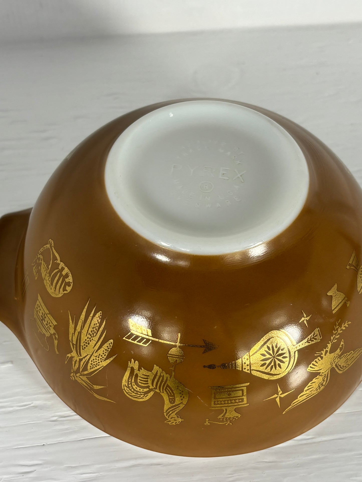 Pyrex Early American 1.5 Quart Cinderella Mixing Bowl