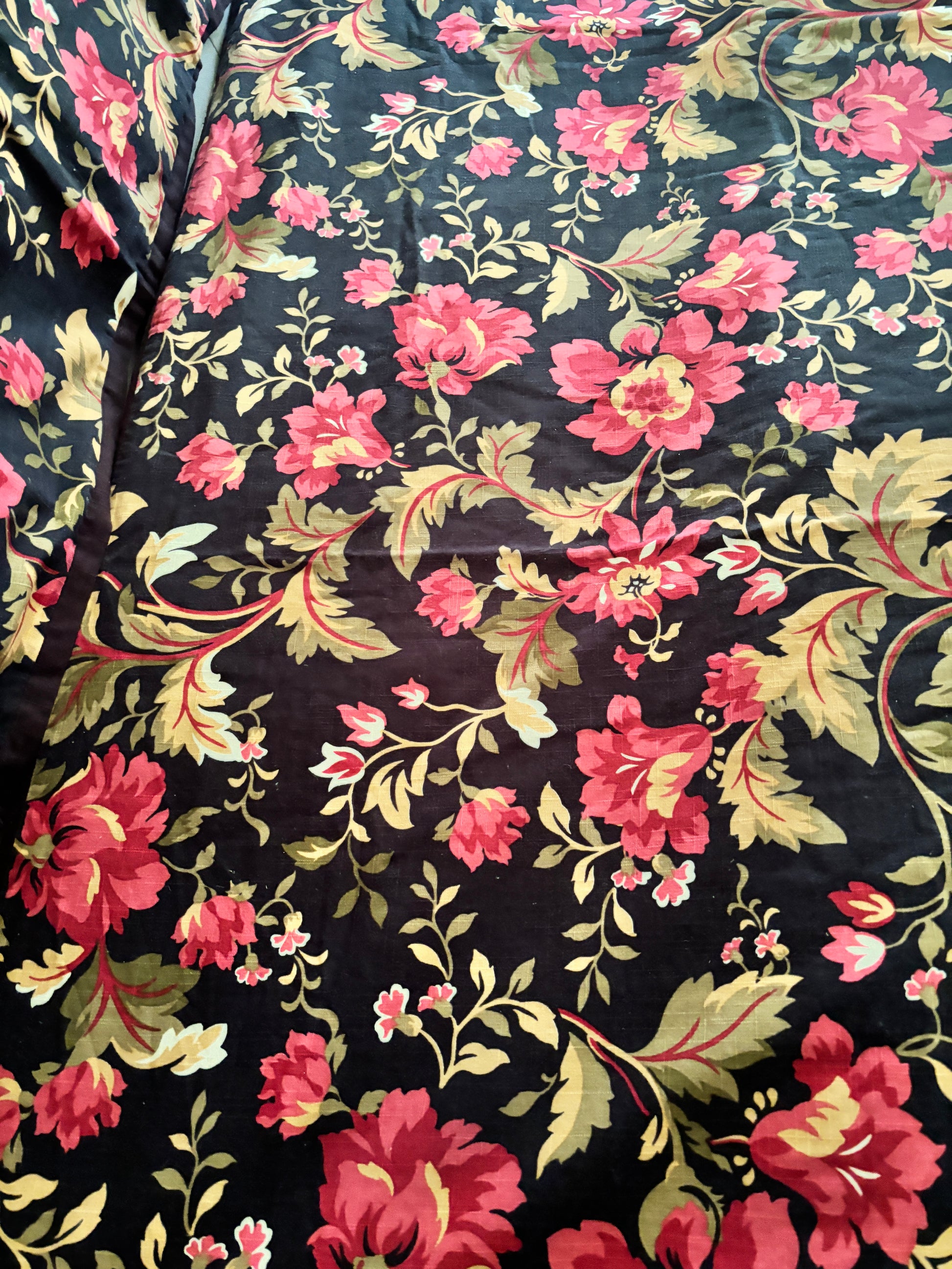 Retro Cotton Red Floral Comforter and Pillow Sham Set