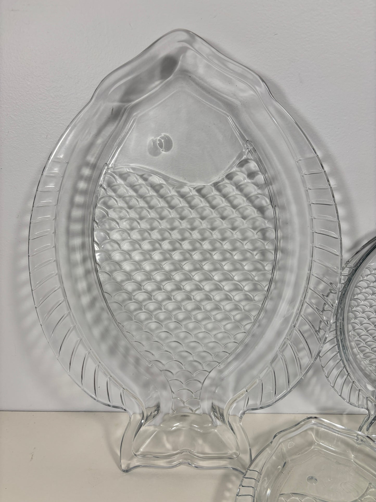 MamboCat Oslo Clear Glass Fish Serving Plate Set