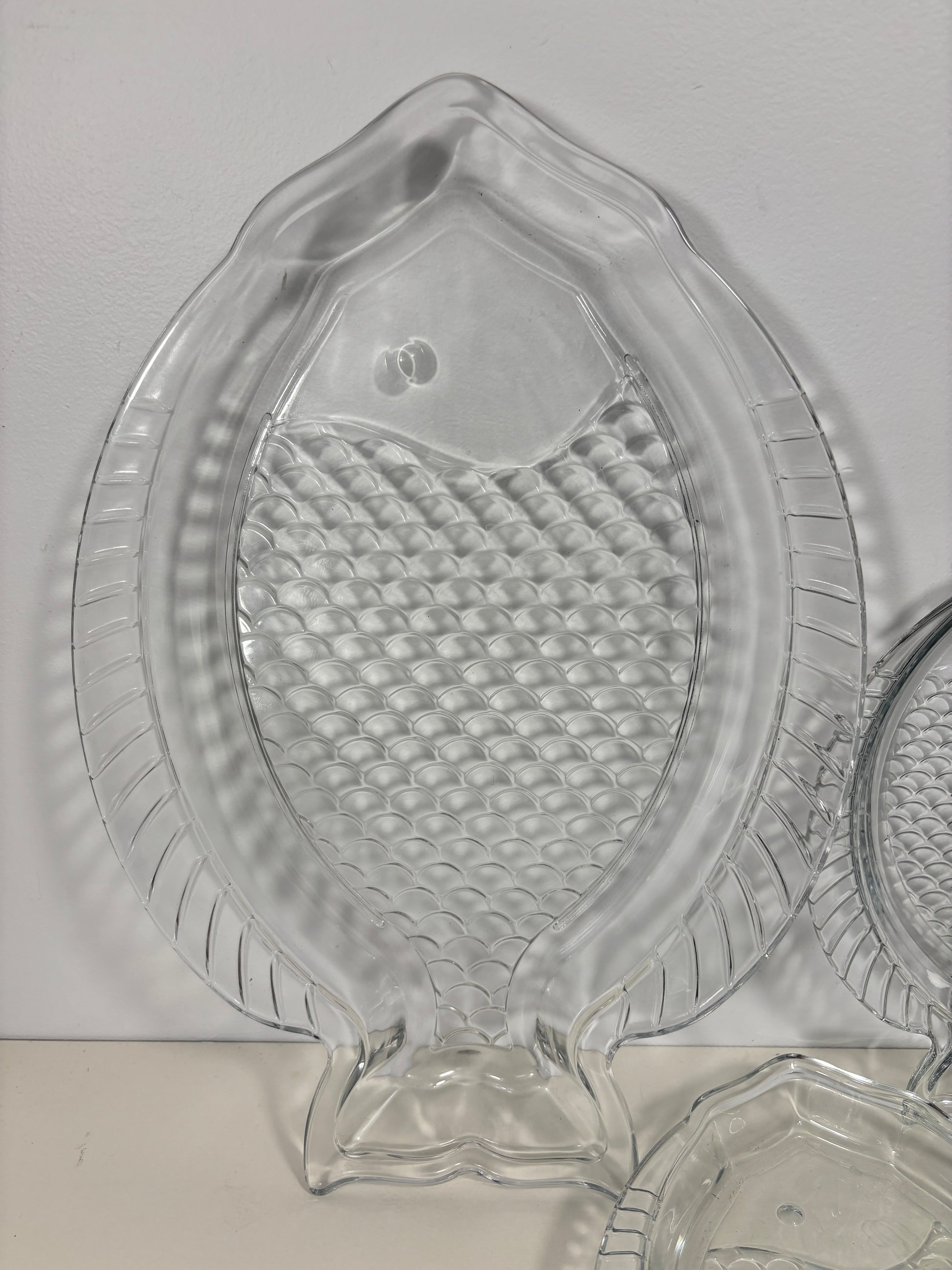 MamboCat Oslo Clear Glass Fish Serving Plate Set