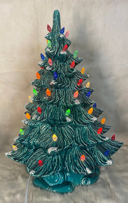 Atlantic Mold Ceramic Illuminated Christmas Tree