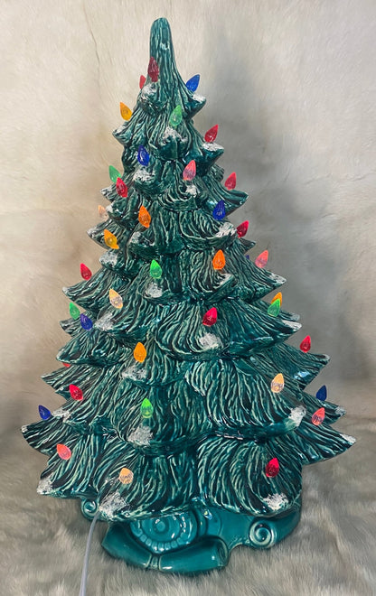Atlantic Mold Ceramic Illuminated Christmas Tree