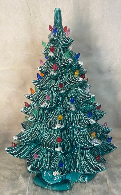 Atlantic Mold Ceramic Illuminated Christmas Tree