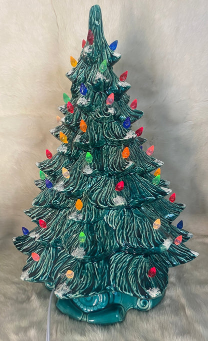 Atlantic Mold Ceramic Illuminated Christmas Tree