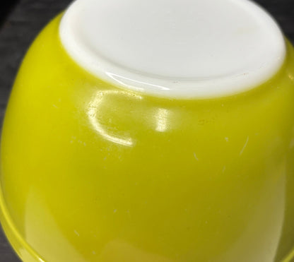 Avocado Green Pyrex  Nesting Mixing Bowl