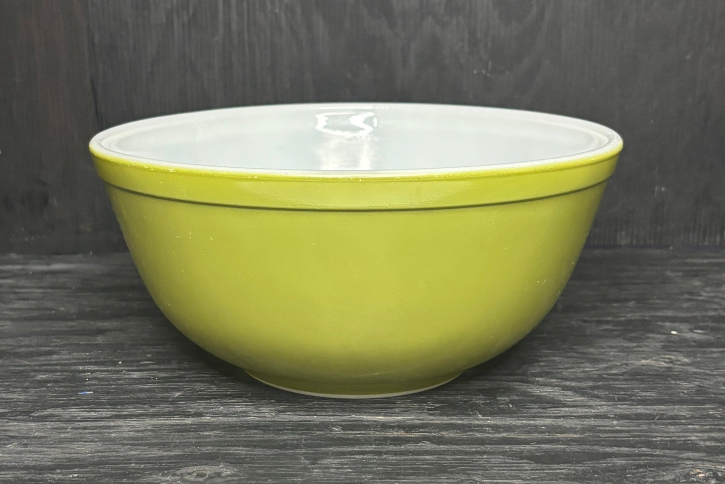 Avocado Green Pyrex 2.5 Quart Nesting Mixing Bowl - HLJ at HomeAvocado Green Pyrex 2.5 Quart Nesting Mixing BowlMixing BowlPyrex