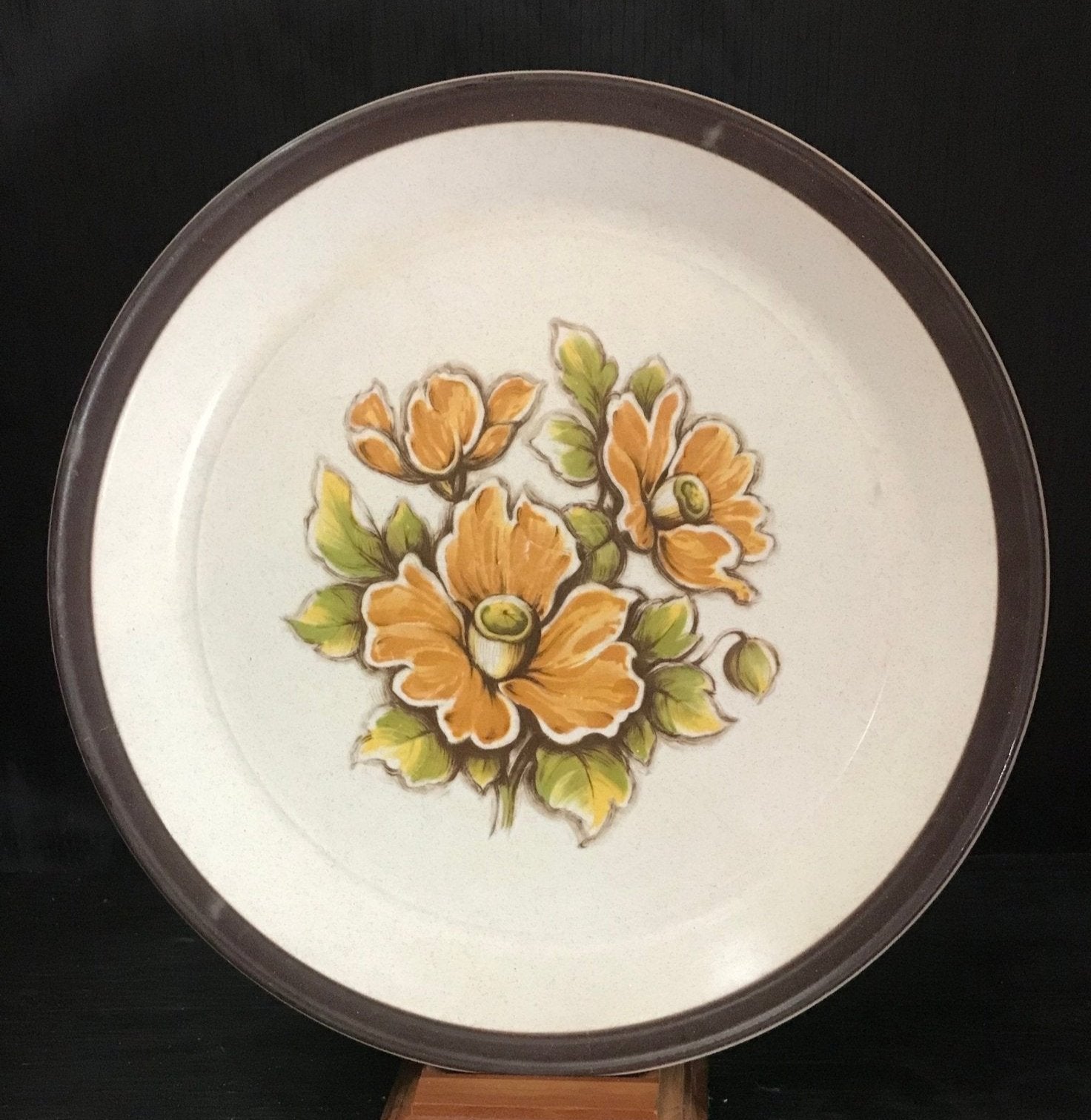 Barratts Nutwood Dinner Plate with orange and green flower design