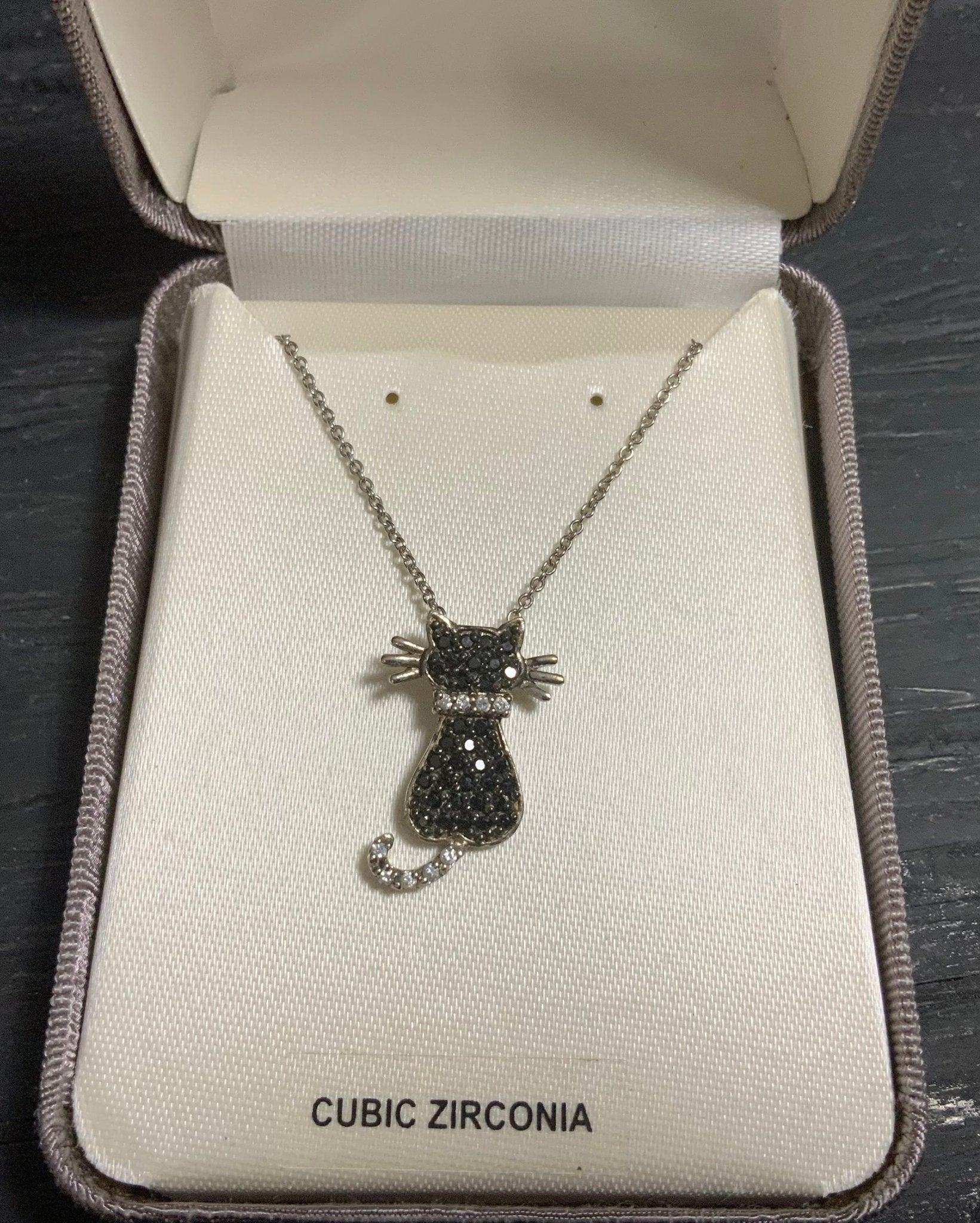 Bealls Cubic Zirconia Cat Necklace and Pendant - HLJ at HomeBealls Cubic Zirconia Cat Necklace and PendantNecklace and PendantBeall’s