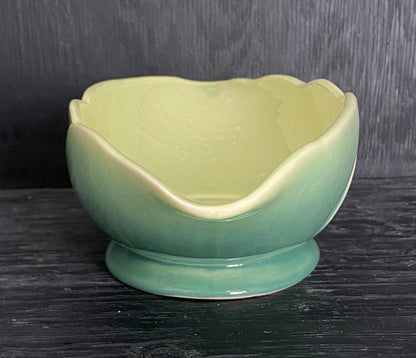 Beauceware Pottery 374 Green Leaf Theme Centrepiece Dish