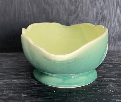 Beauceware Pottery 374 Green Leaf Theme Centrepiece Dish