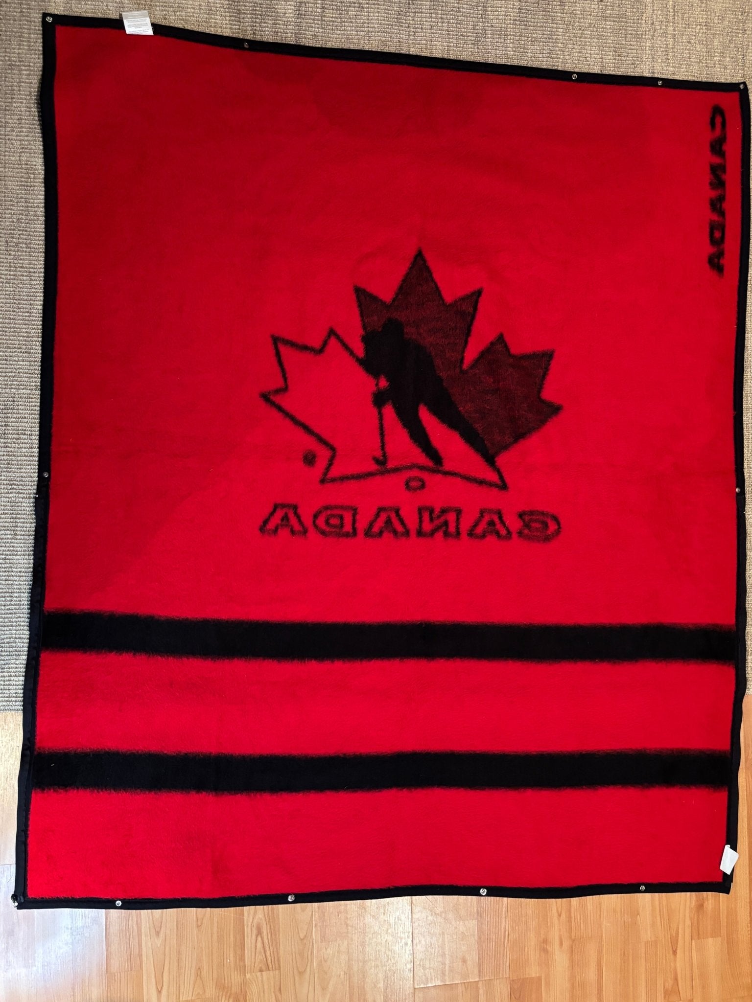 Biederlack Team Canada Hockey Snuggle Wrap