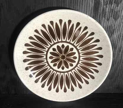 Biltons Brown Flower Pattern Dinner Plates - HLJ at HomeBiltons Brown Flower Pattern Dinner PlatesDinner PlateBiltons