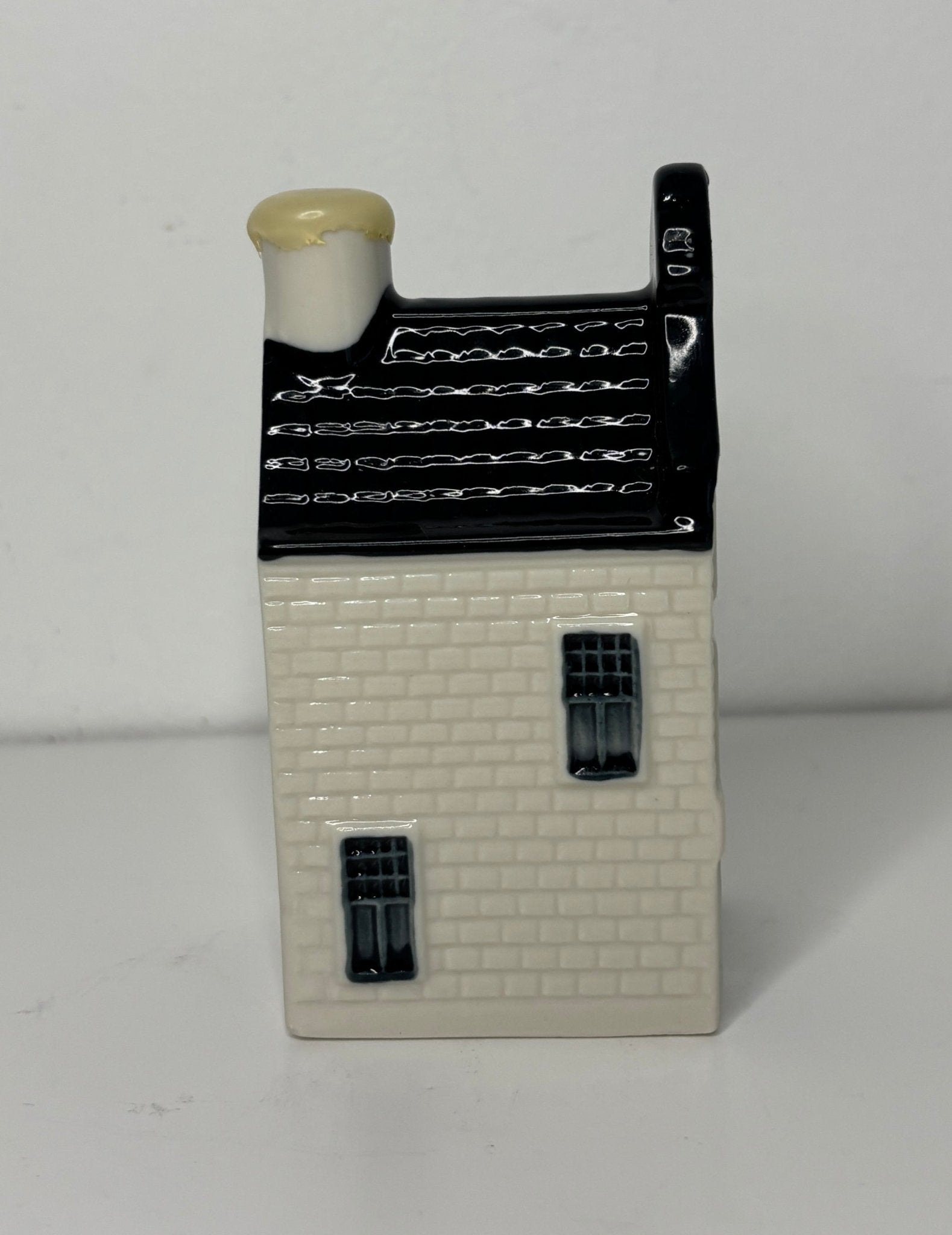 KLM Blue Delft House Number 30 Sealed
