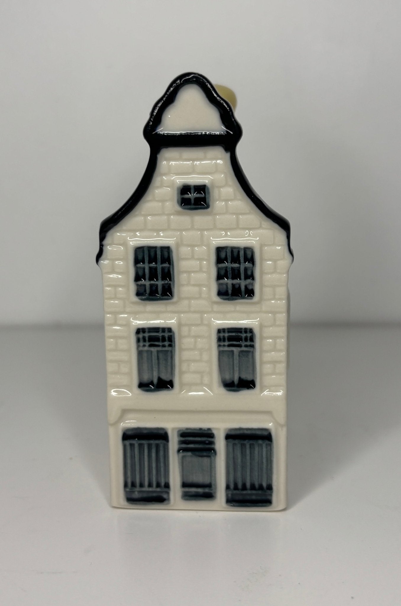 KLM Blue Delft House Number 30 Sealed