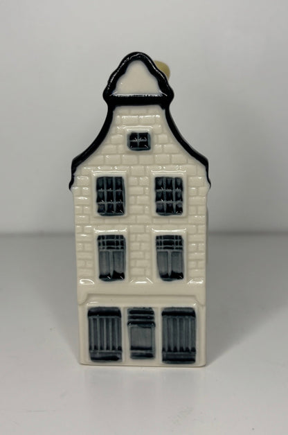 KLM Blue Delft House Number 30 Sealed