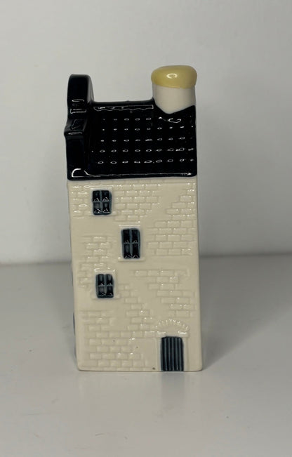 KLM Blue Delft House 33