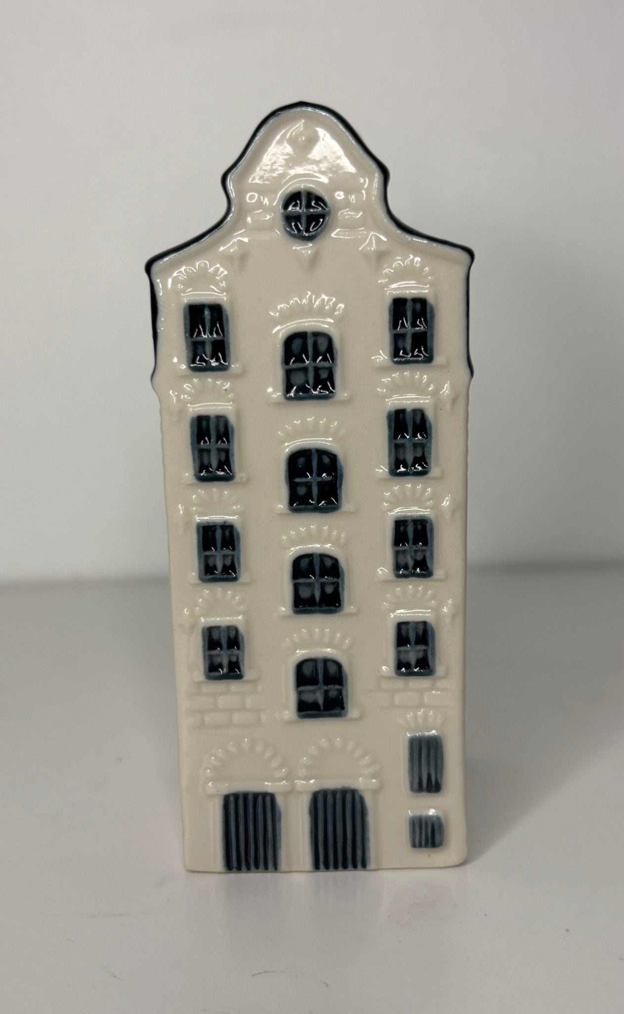KLM Blue Delft House Number 33 Sealed