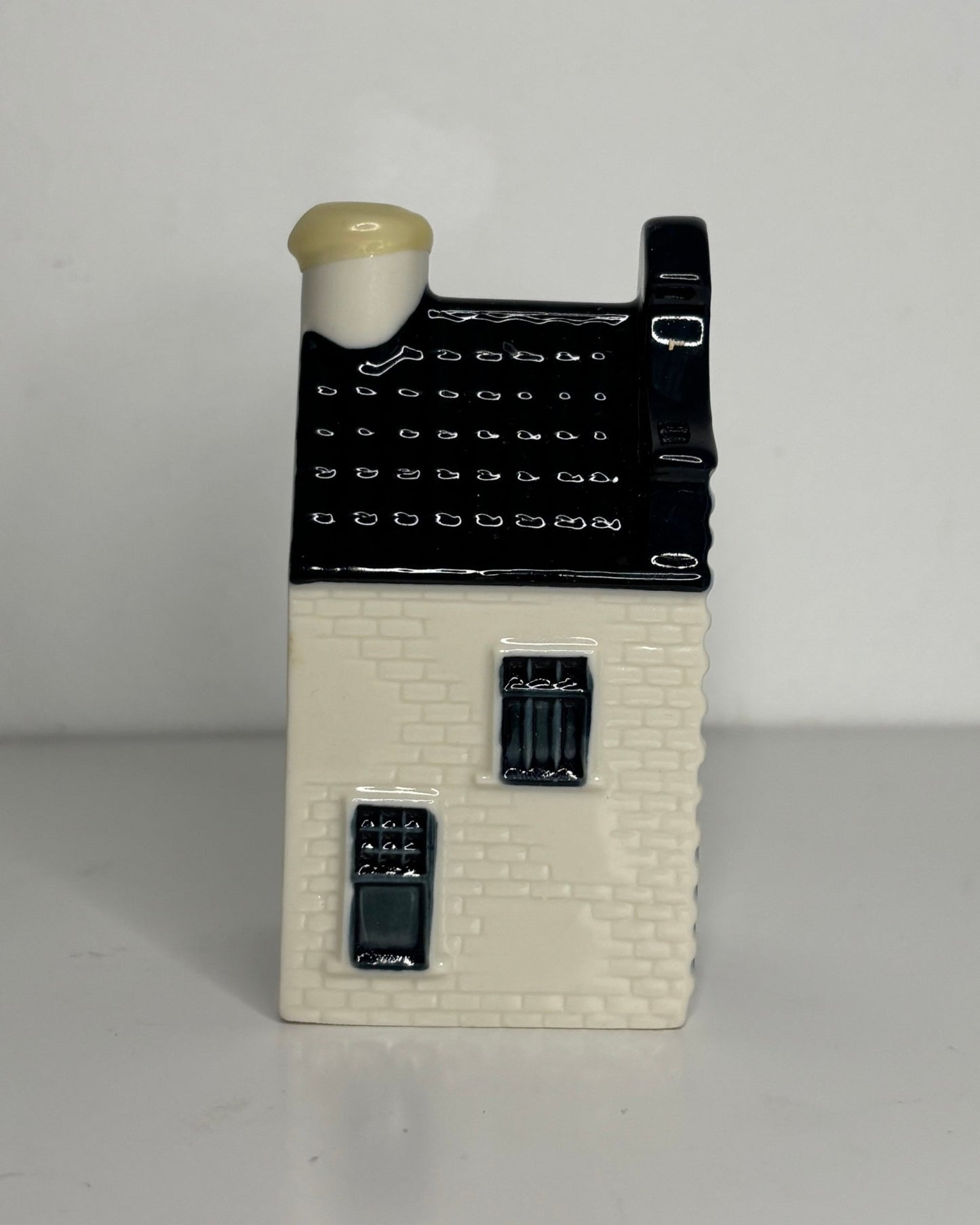 KLM Blue Delft House Number 36 Sealed