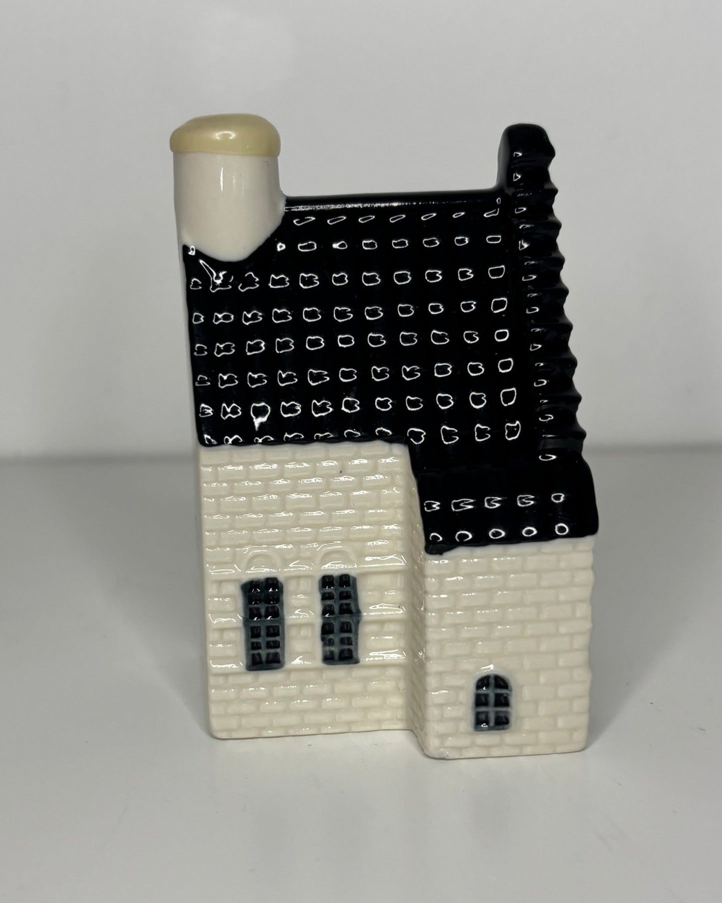 KLM Blue Delft House Number 44 Sealed