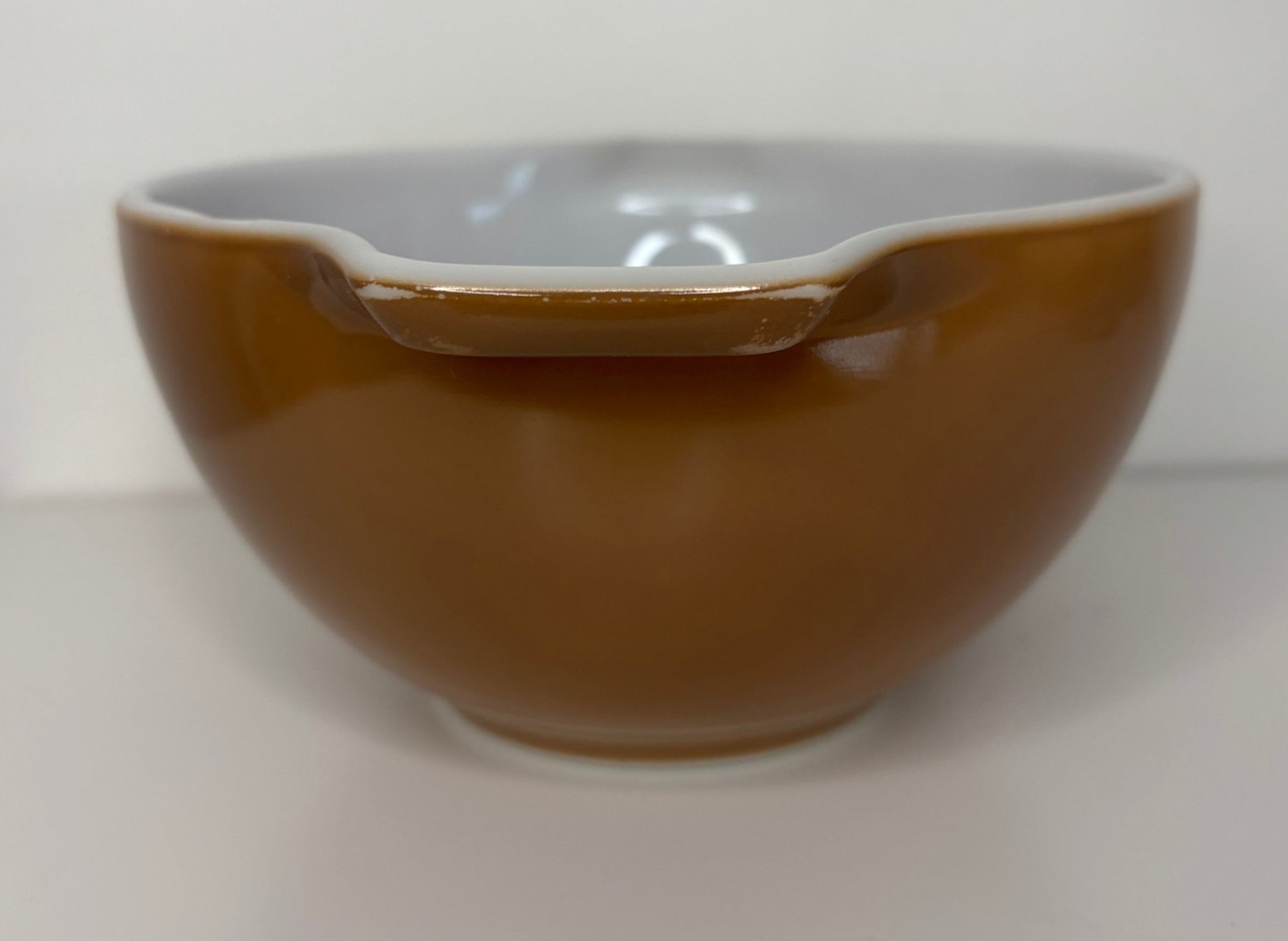 Brown Pyrex 1.5 Pint Cinderella Mixing Bowl