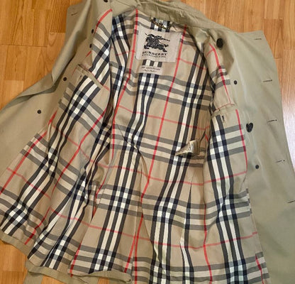 Burberry The Kensington Trench Coat