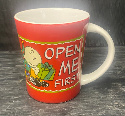 Charlie Brown Christmas Open Me First Coffee Mug - HLJ at HomeCharlie Brown Christmas Open Me First Coffee MugGraphic MugPeanuts