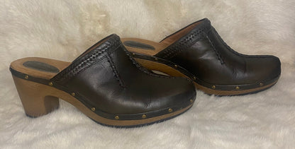 Clarks Artisan Brown Leather Women's Slip On Clogs