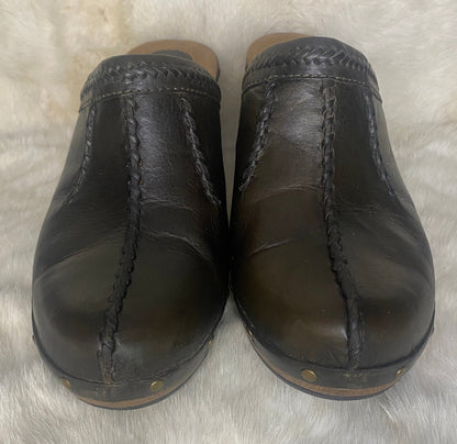 Clarks Artisan Brown Leather Women's Clogs