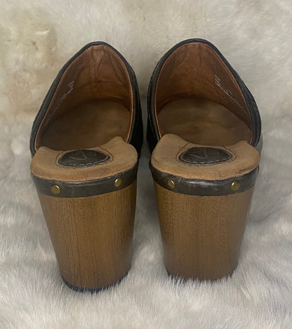 Clarks Artisan Brown Leather Women's Slip On Shoes Clogs
