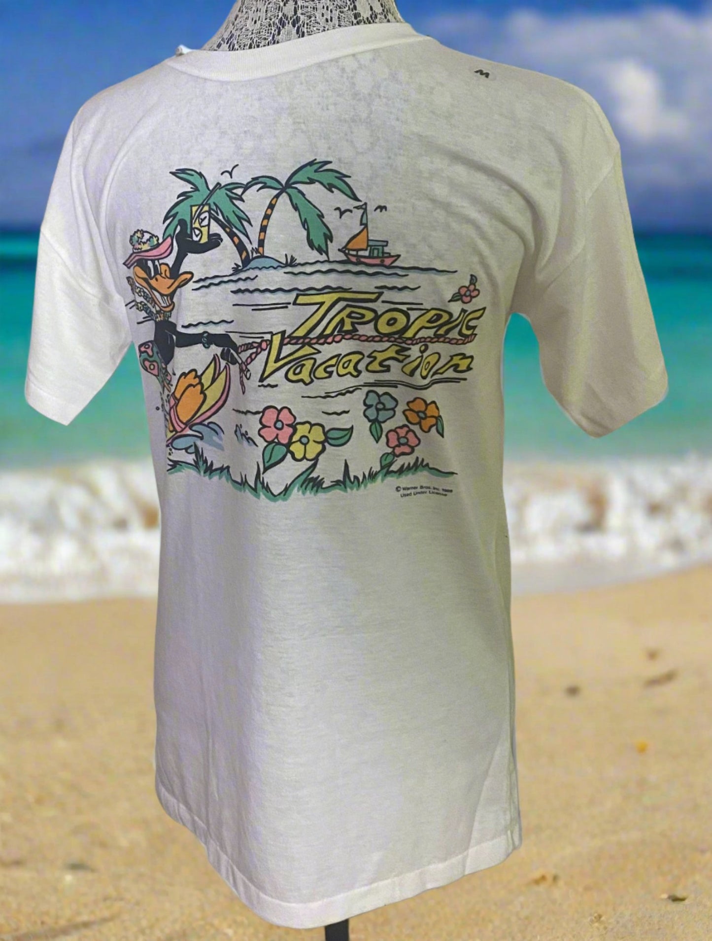 Daffy Duck Tropical Vacation Tee Shirt Adult Medium - HLJ at HomeDaffy Duck Tropical Vacation Tee Shirt Adult MediumShort SleeveLooney Tunes