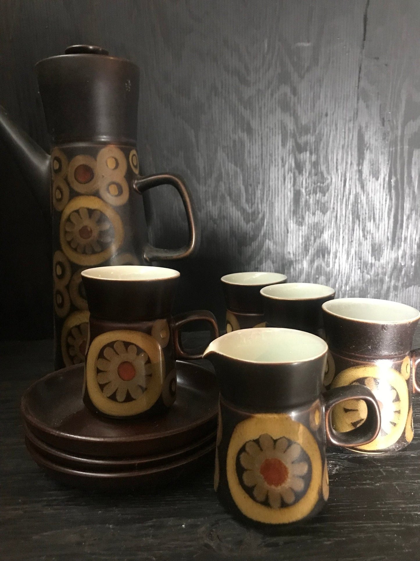 Denby Arabesque Tea Set with Creamer and Saucers - HLJ at HomeDenby Arabesque Tea Set with Creamer and SaucersTea SetDenby