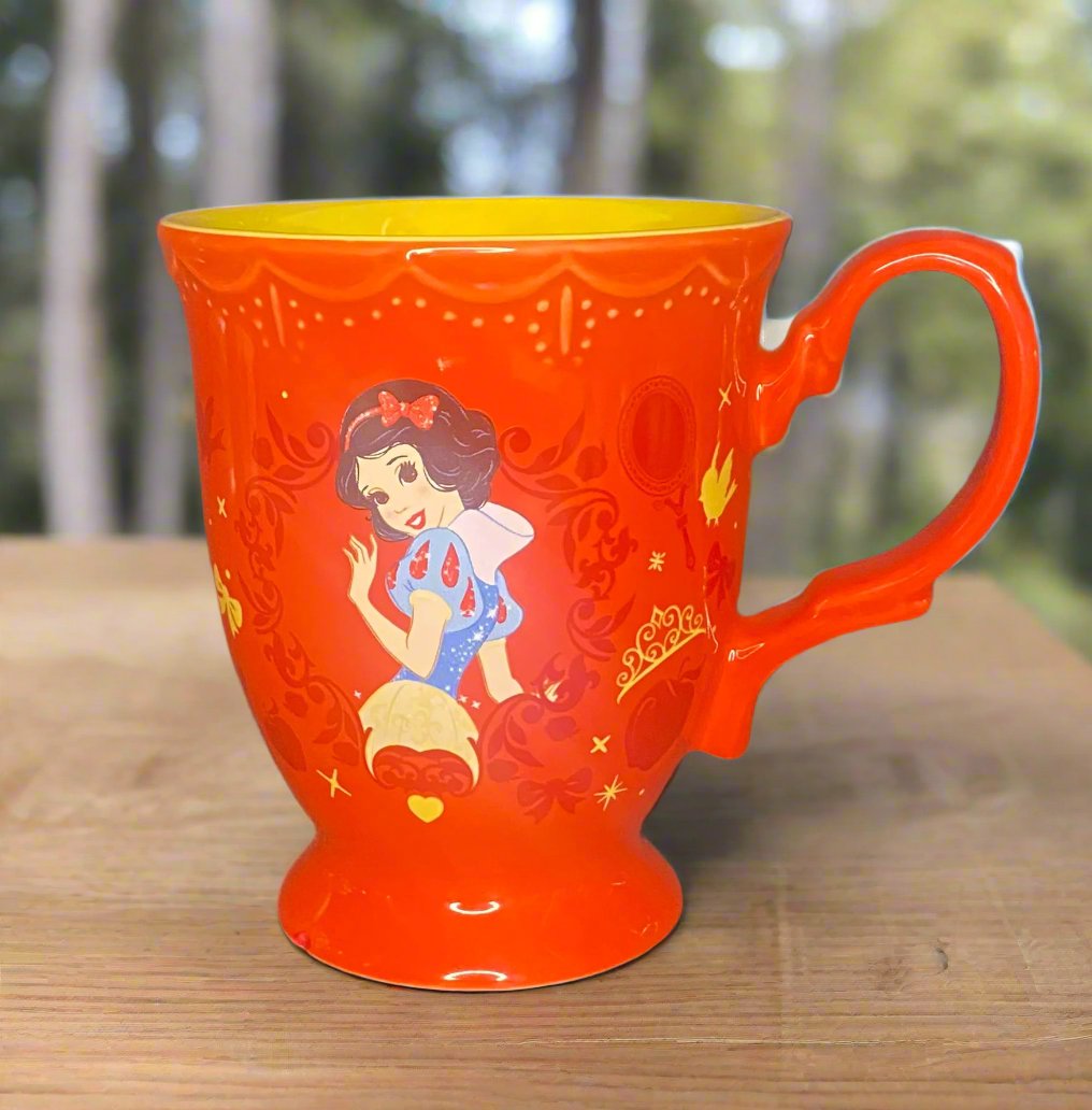 Disney Princess Collection Snow White Pedestal Mug - HLJ at HomeDisney Princess Collection Snow White Pedestal MugGraphic MugDisney