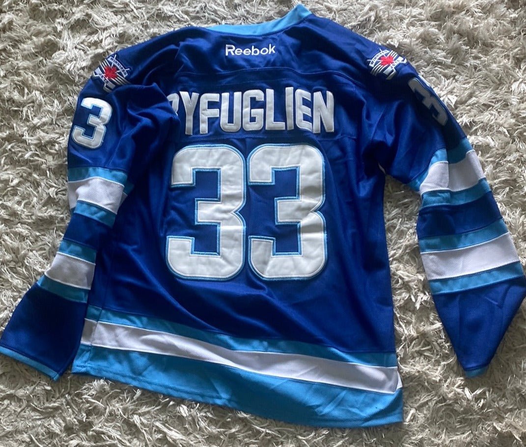 Dustin Byfuglien Winnipeg Jets Jersey Size 54 - HLJ at HomeDustin Byfuglien Winnipeg Jets Jersey Size 54JerseyReebok