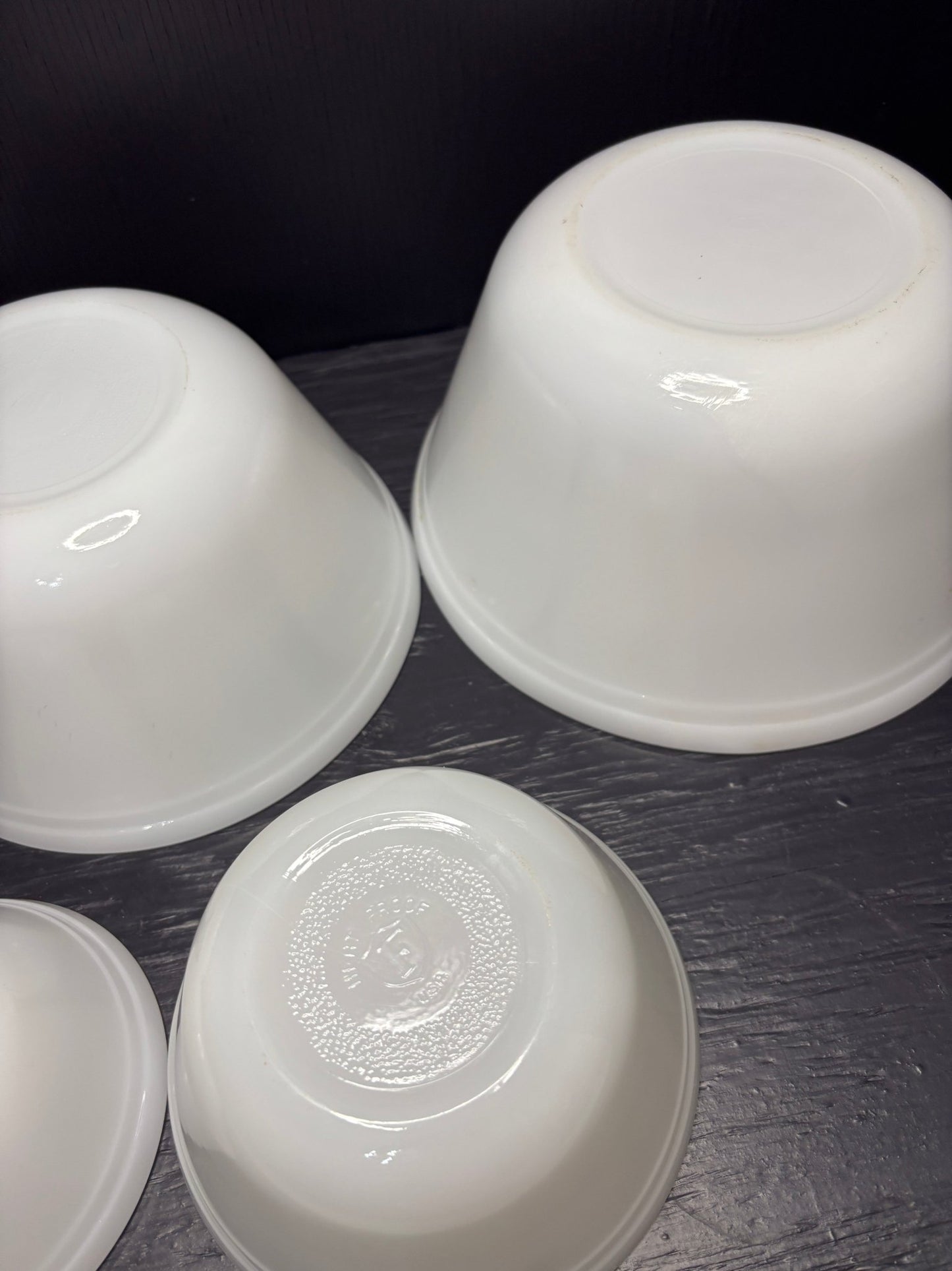 Federal Glass Milk Glass White nesting Mixing Bowl Set