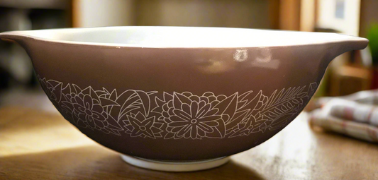 Pyrex Woodland 4 Quart Cinderella Mixing Bowl