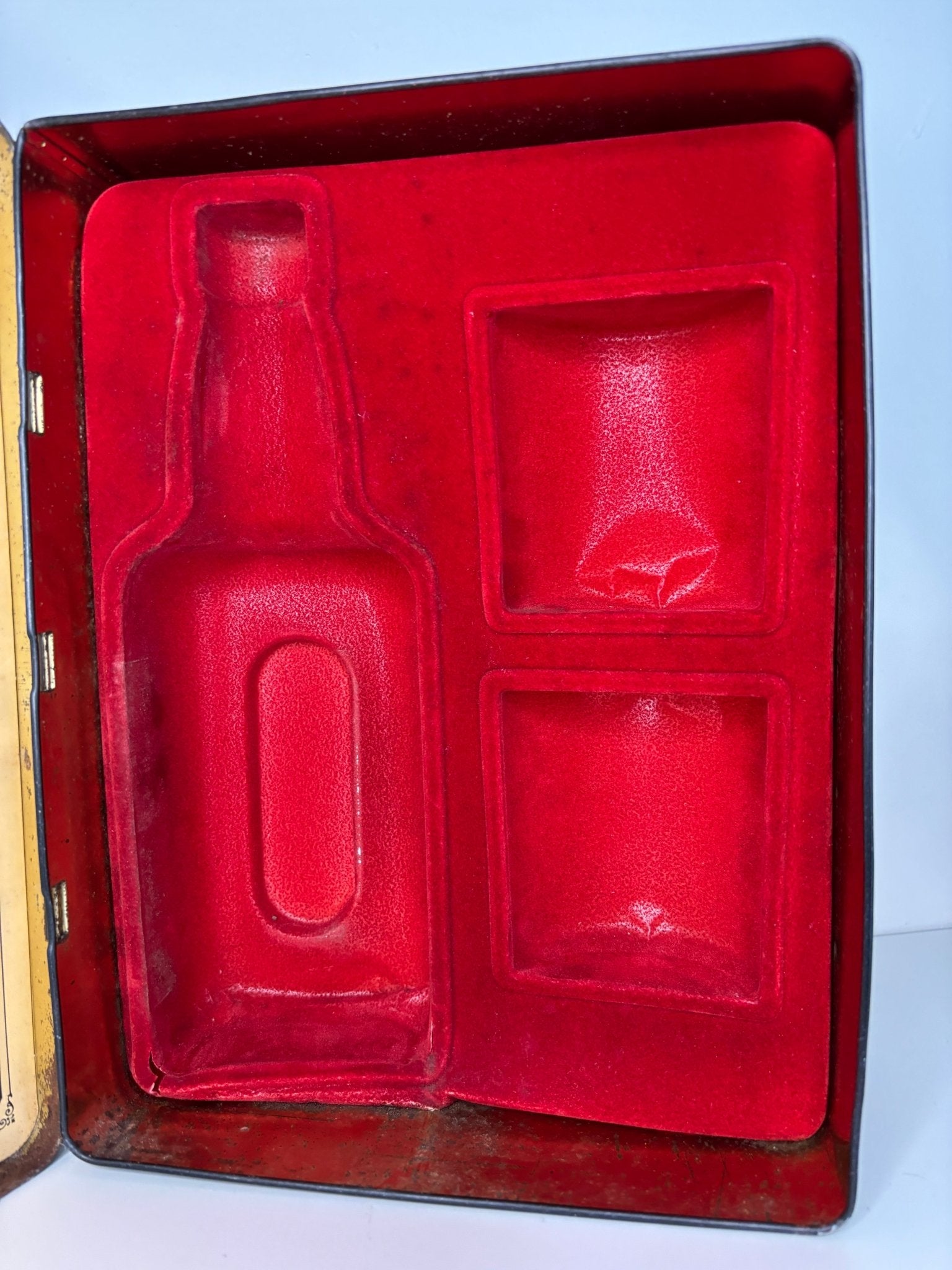 Jack Daniels Old No 7 Gift Tin Bottle and Glasses