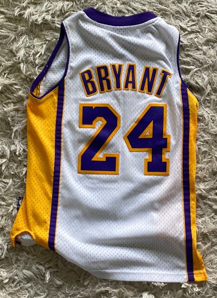 Kobe Bryant Los Angeles Lakers Home Jersey Kids Small - HLJ at HomeKobe Bryant Los Angeles Lakers Home Jersey Kids SmallJerseyAdidas