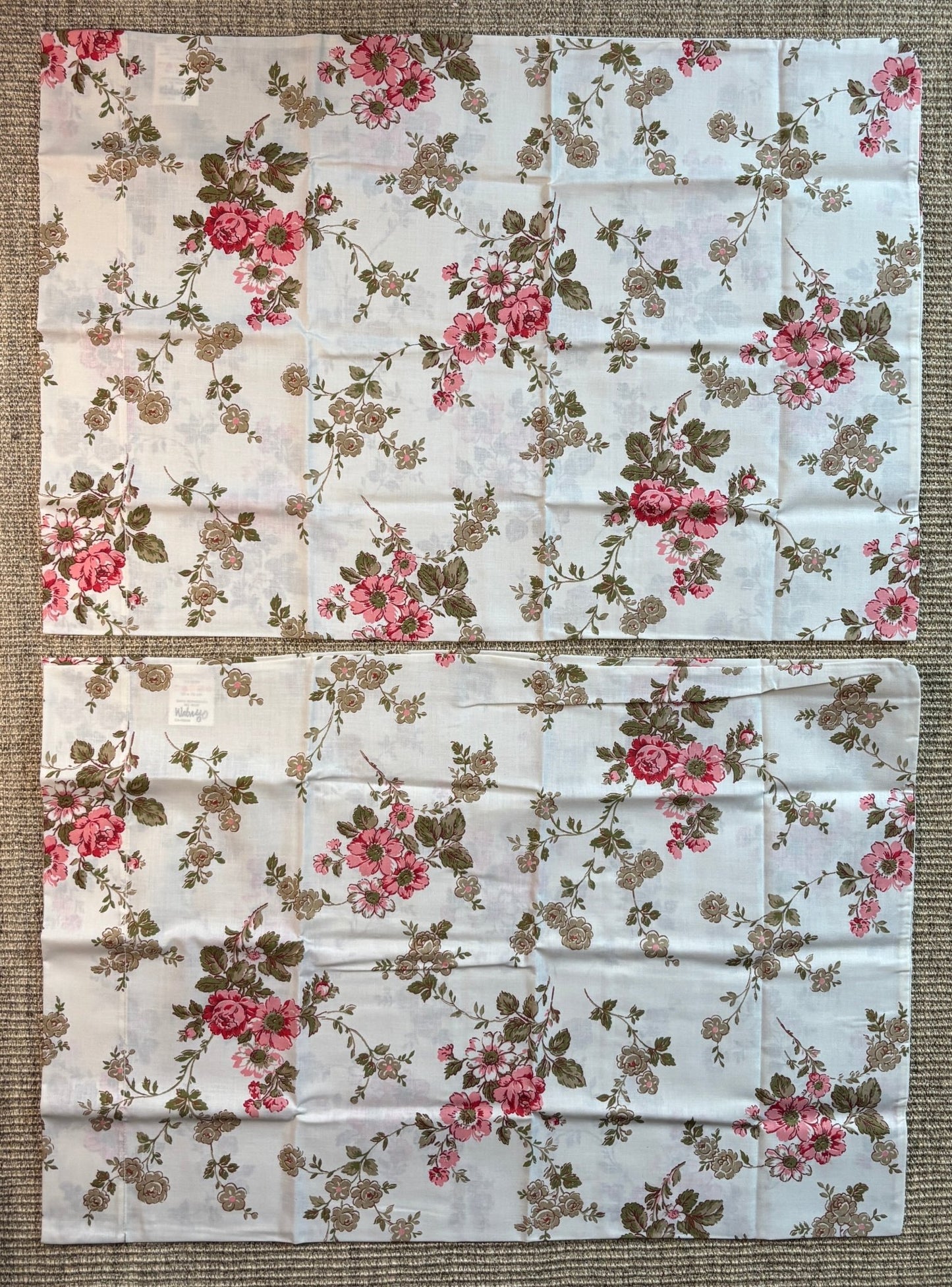 Made in Canada Wabasso Retro Rose Floral Queen Pillowcases