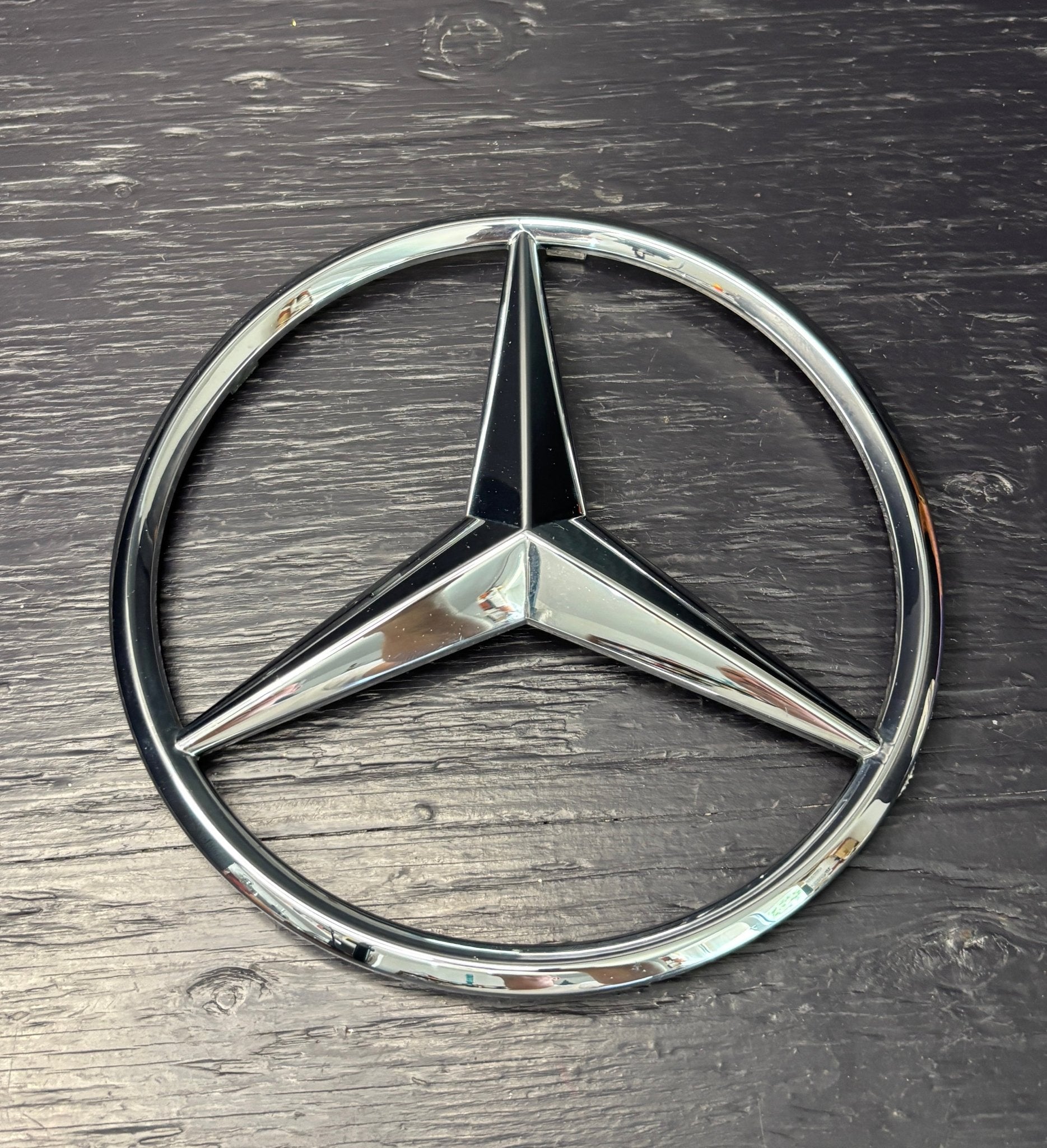 Mercedes Benz Grille Emblem A0008172116
