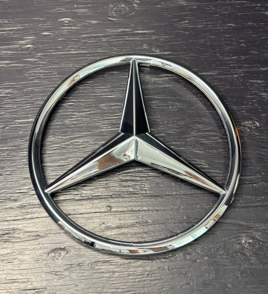 Mercedes Benz Grille Emblem A0008172116