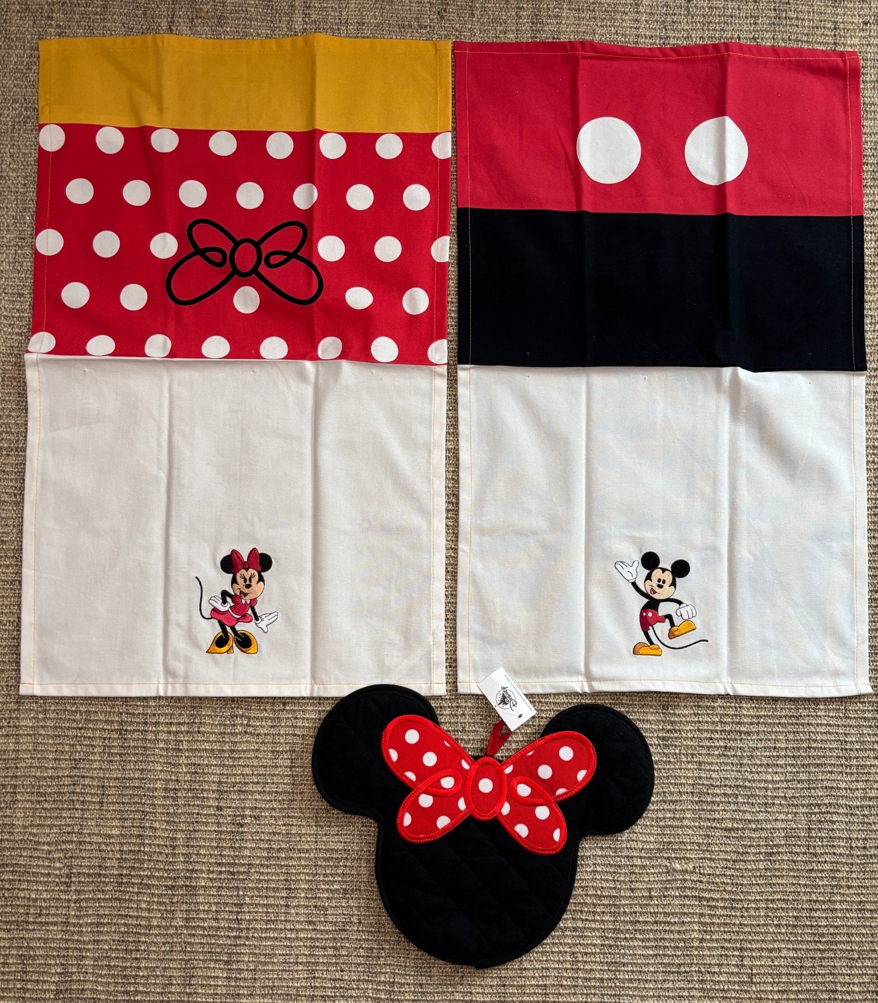 Mickey and Minnie Mouse Kitchen Tea Towels and Pot Holder