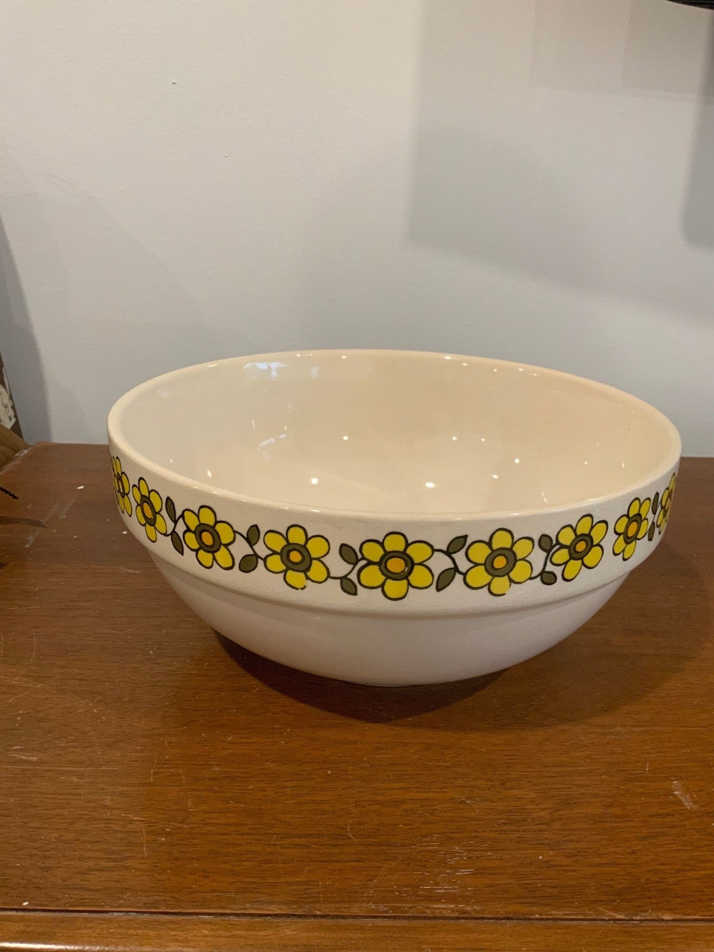 Mid Century Taunton Vale Mixing Salad Bowl with Flowers Design - HLJ at HomeMid Century Taunton Vale Mixing Salad Bowl with Flowers DesignMixing BowlTaunton Vale