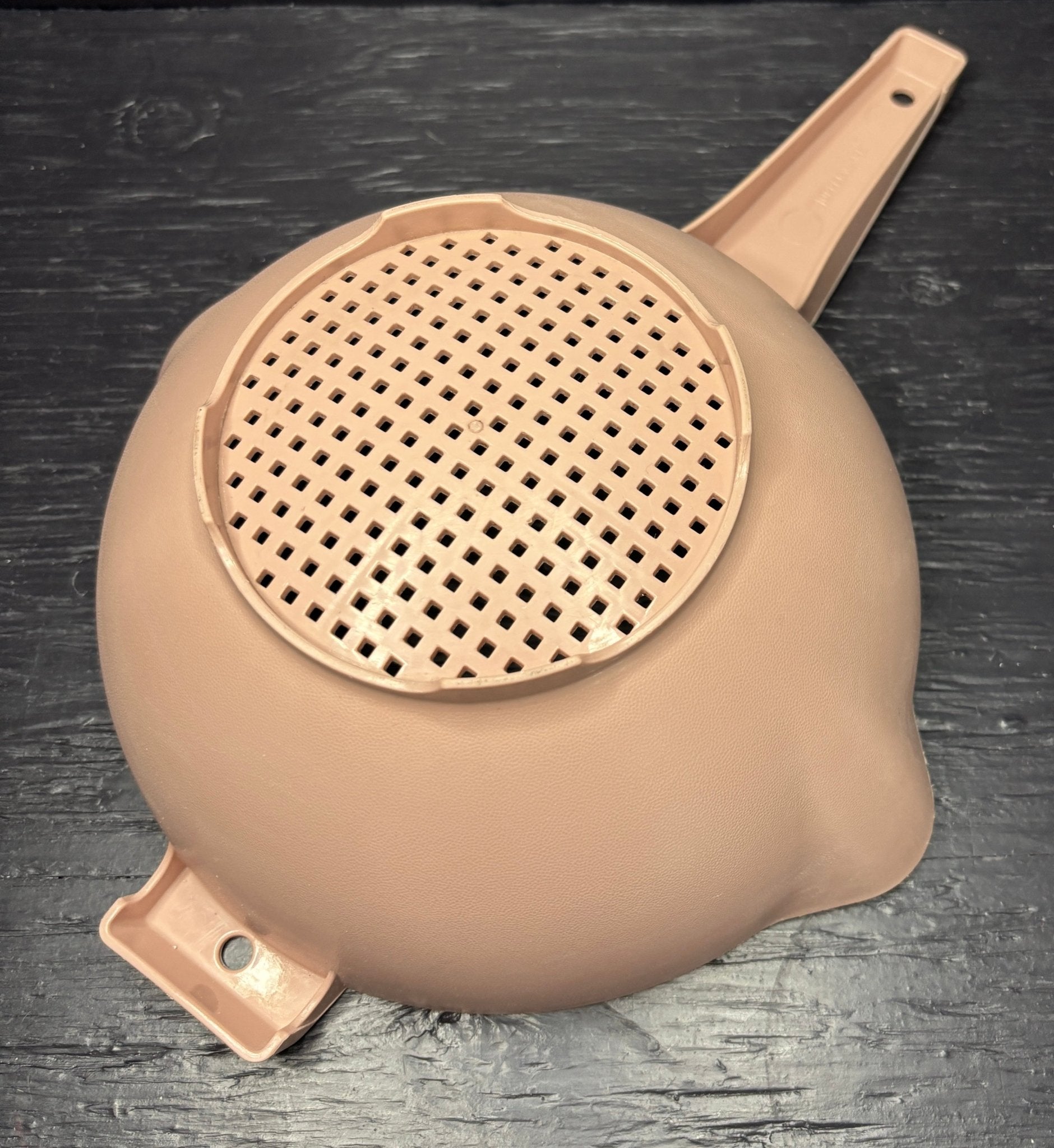 Pink Tupperware 2 Quart Colander Strainer